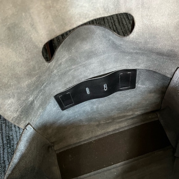 View In Box Leather Purse - Picture 5 of 8